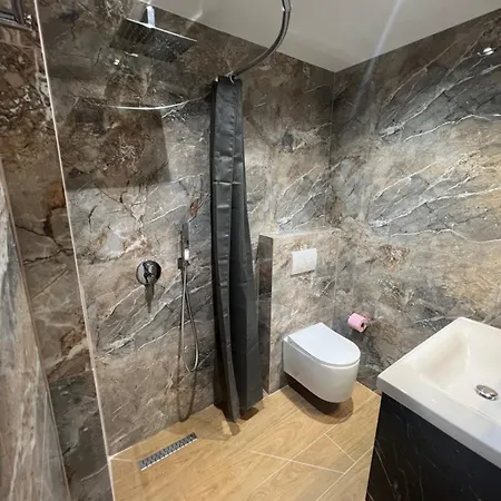 Adriatik 招待所 Përmet