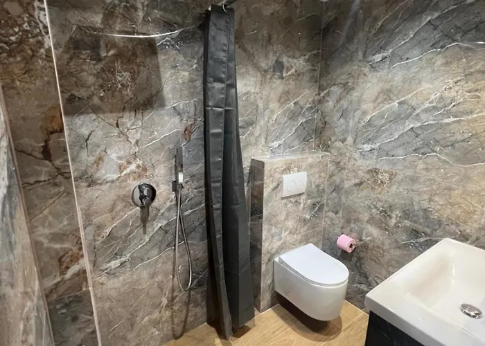 Adriatik بيت ضيافة Përmet