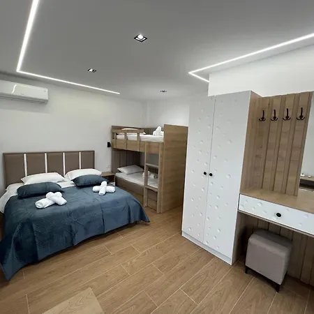 Adriatik Guest house Permet