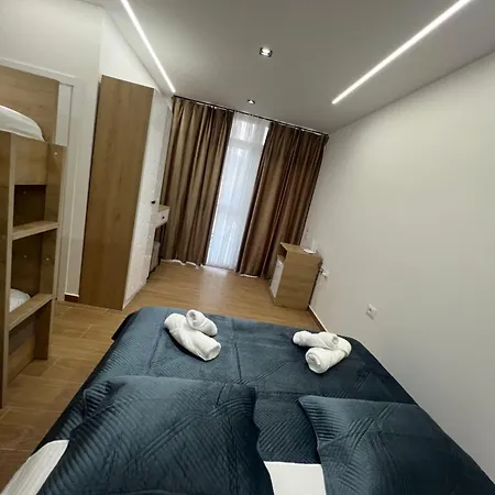 Adriatik בית הארחה