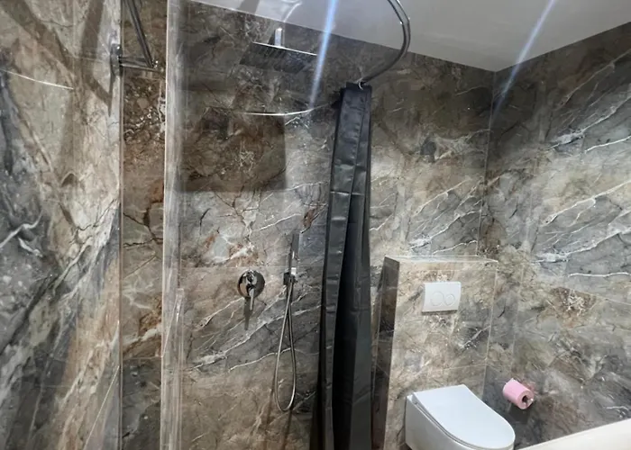 Adriatik Guest house Permet