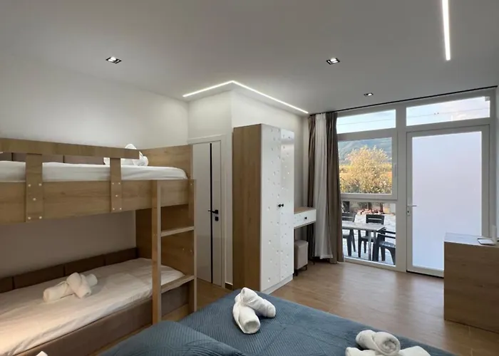 Adriatik Guest house 4*