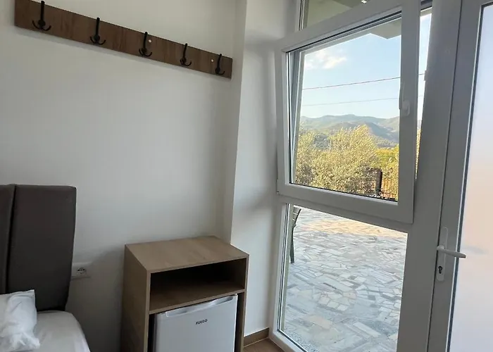 Adriatik Guest house Permet